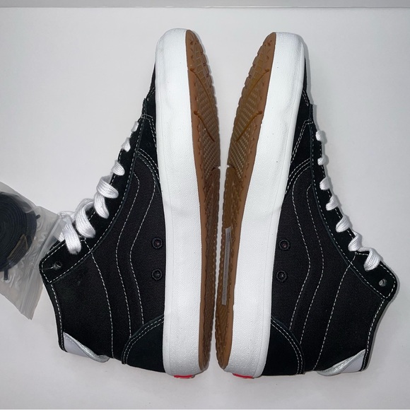 NWB Vans The Lizzie Black White Sneakers - Picture 6 of 9